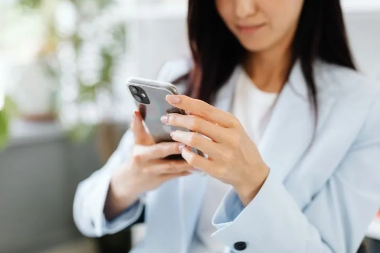Is Texting Your Patients a HIPAA Violation